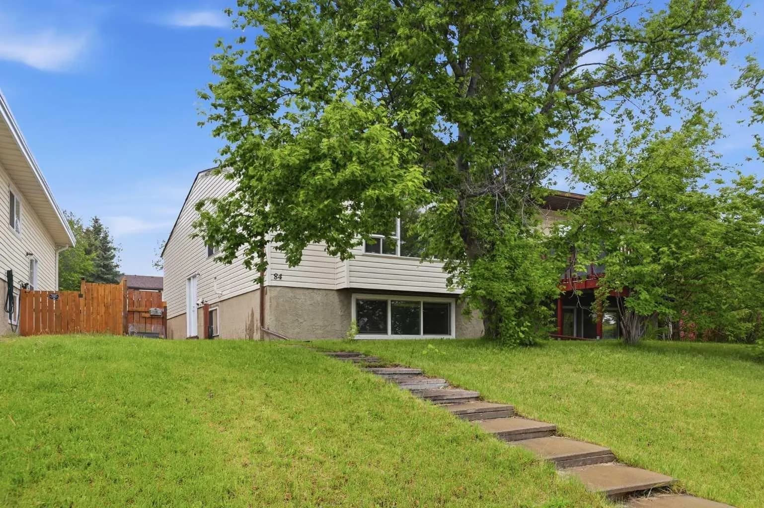 Semi Detached (Half Duplex)