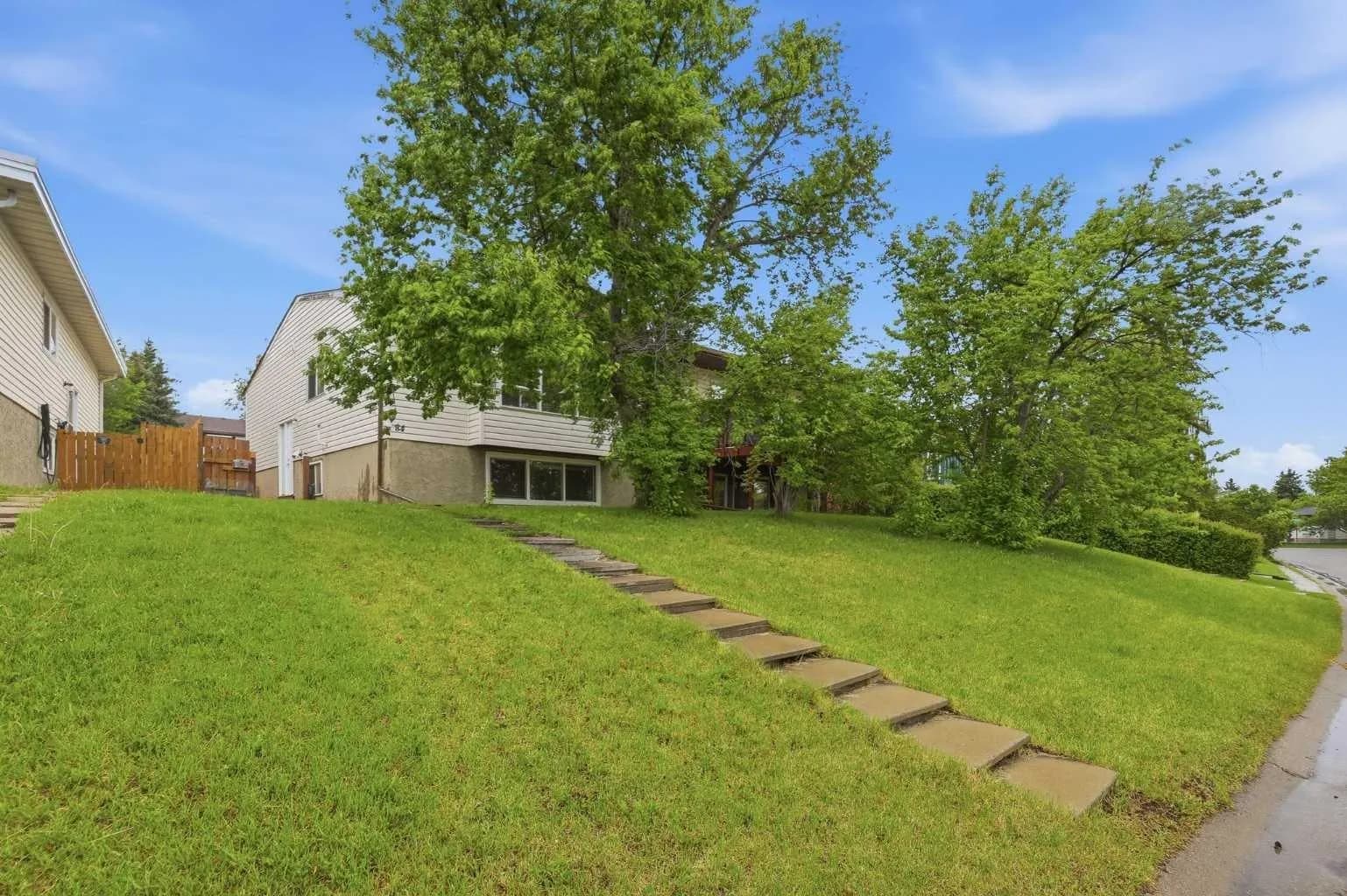 Semi Detached (Half Duplex)
