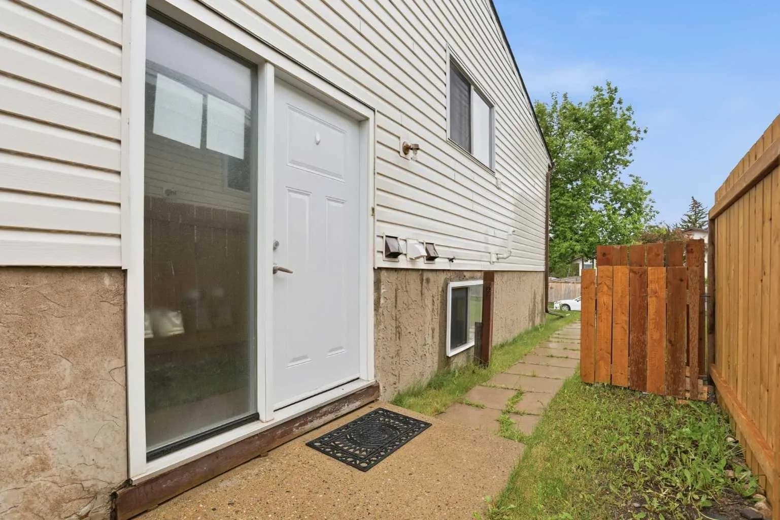 Semi Detached (Half Duplex)