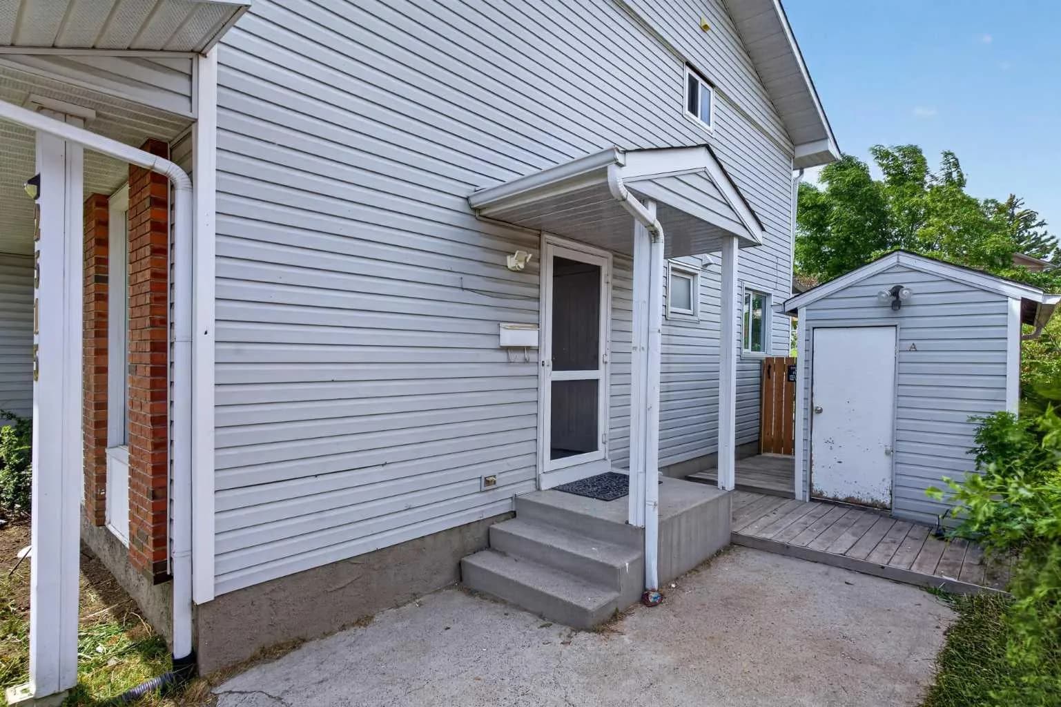 Semi Detached (Half Duplex)