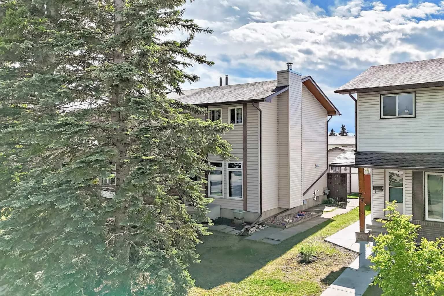 Semi Detached (Half Duplex)