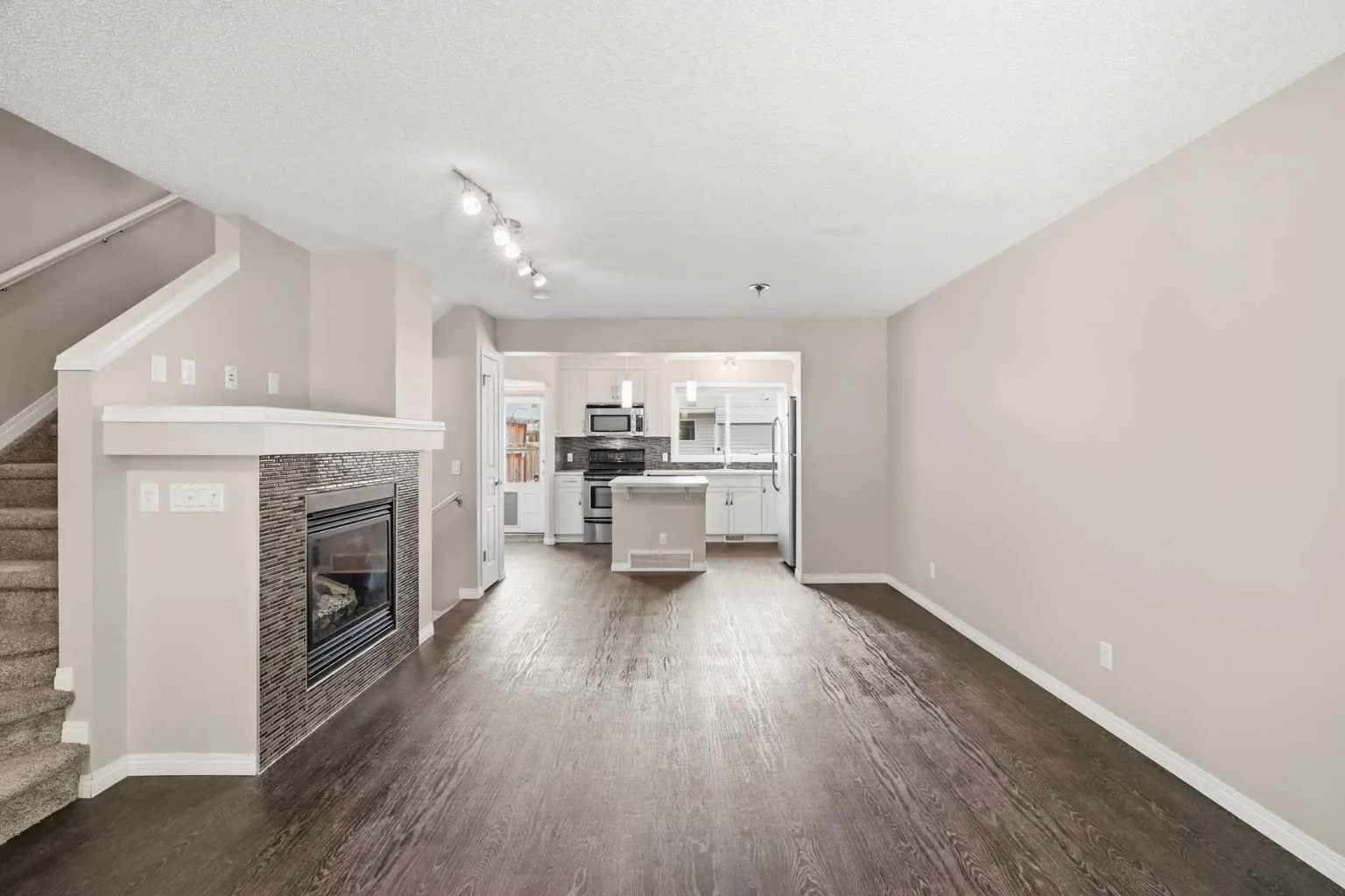 Semi Detached (Half Duplex)