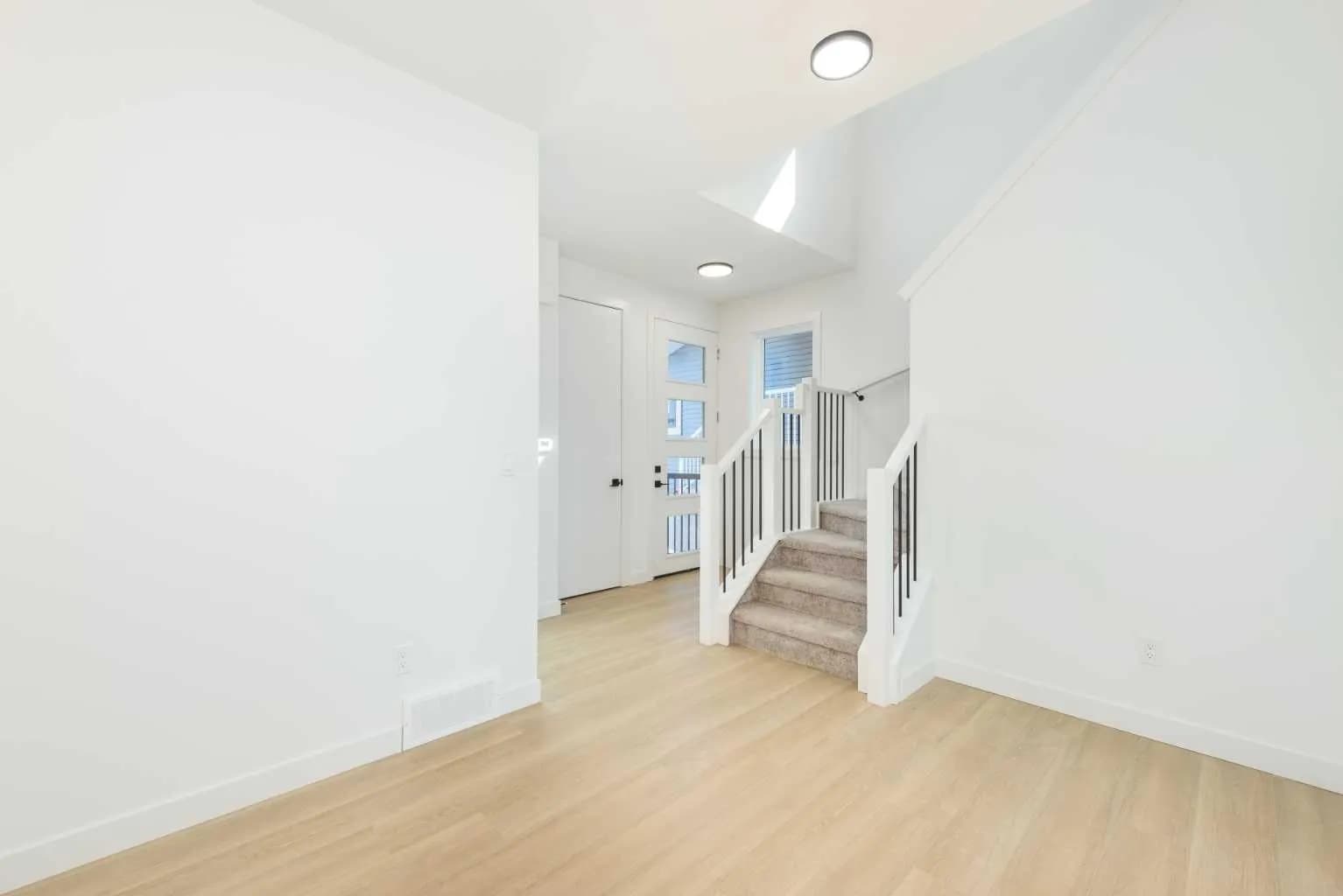 Semi Detached (Half Duplex)