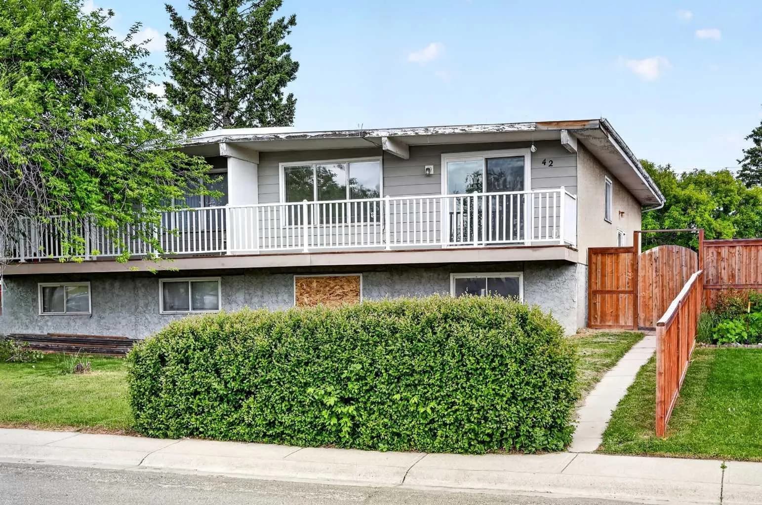 Semi Detached (Half Duplex)