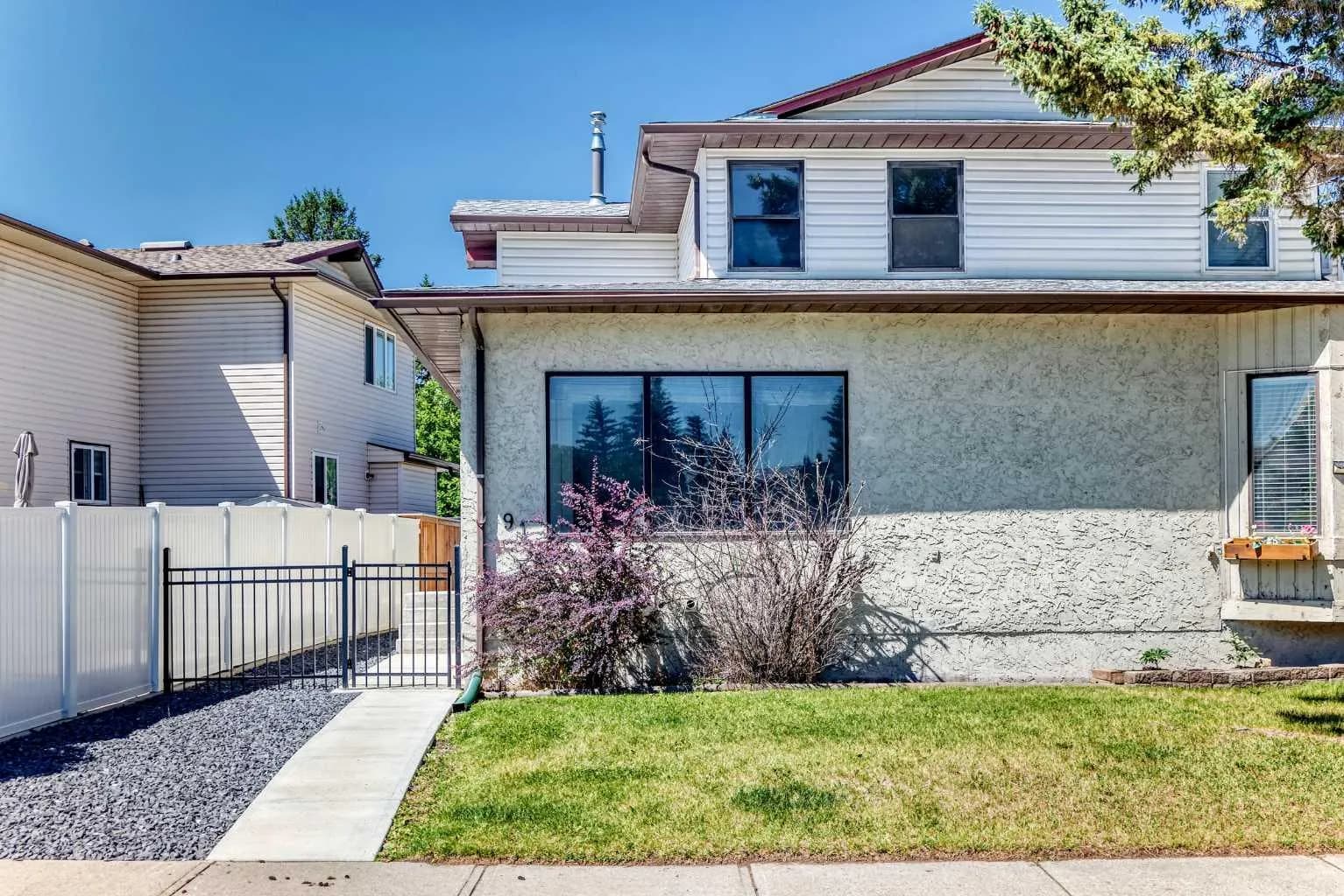 Semi Detached (Half Duplex)