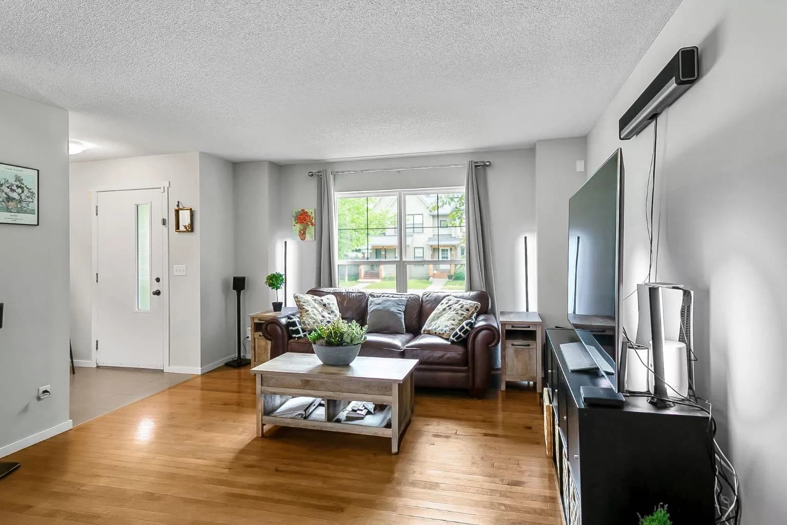 Semi Detached (Half Duplex)