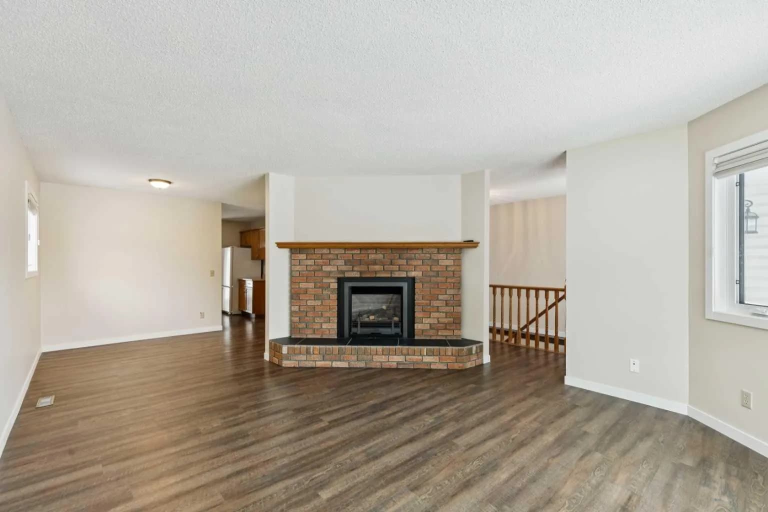 Semi Detached (Half Duplex)