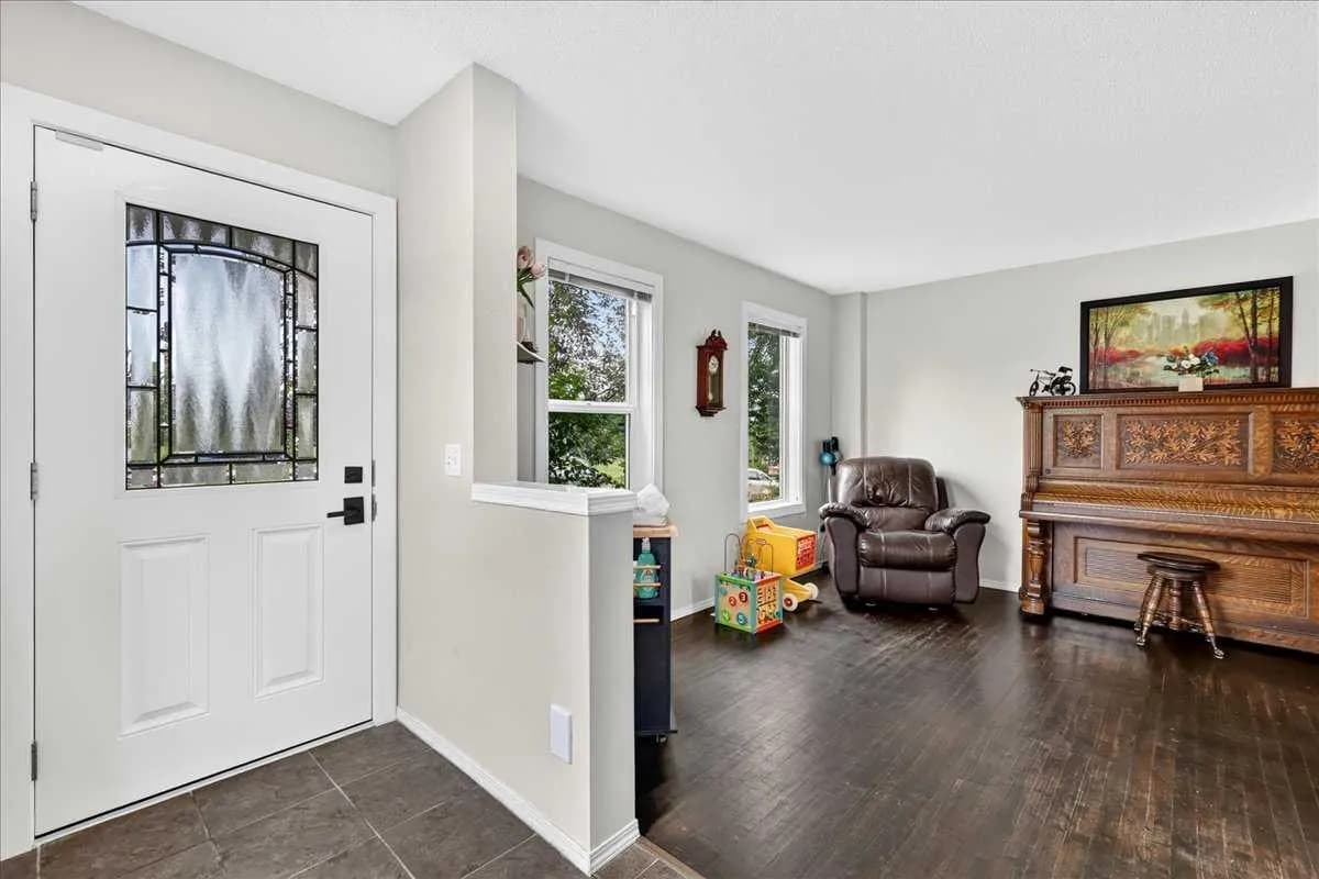 Semi Detached (Half Duplex)
