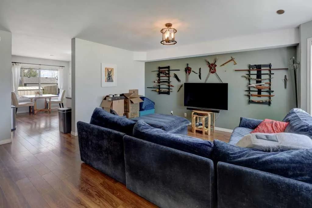 Semi Detached (Half Duplex)
