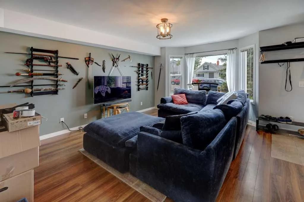 Semi Detached (Half Duplex)