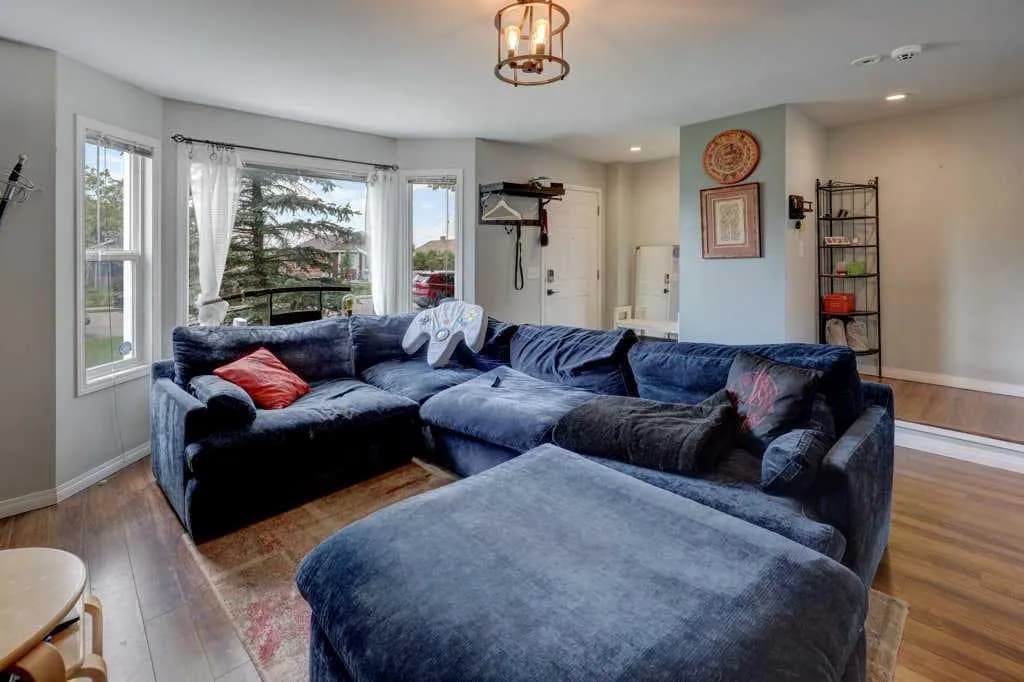 Semi Detached (Half Duplex)