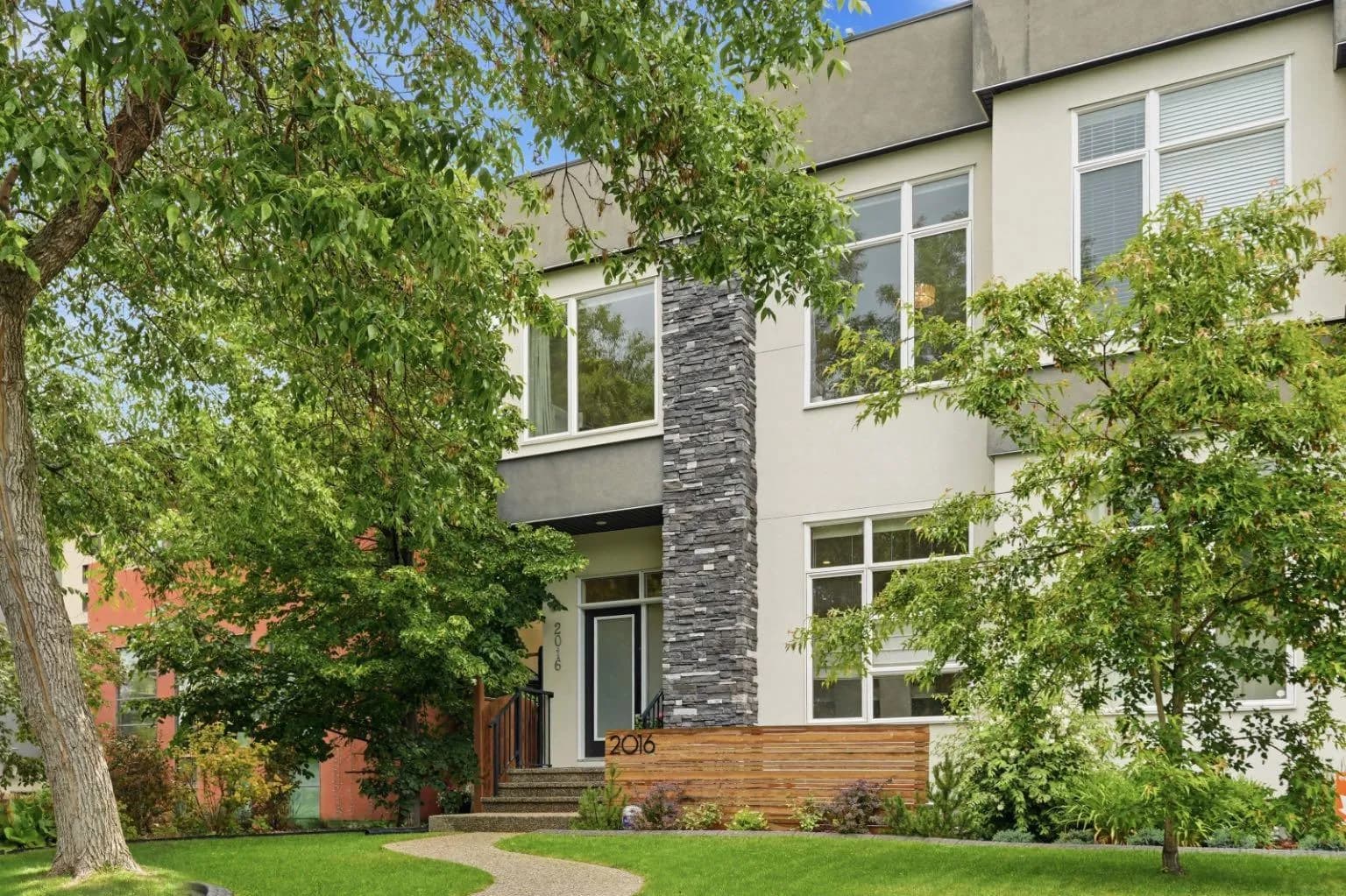 Semi Detached (Half Duplex)