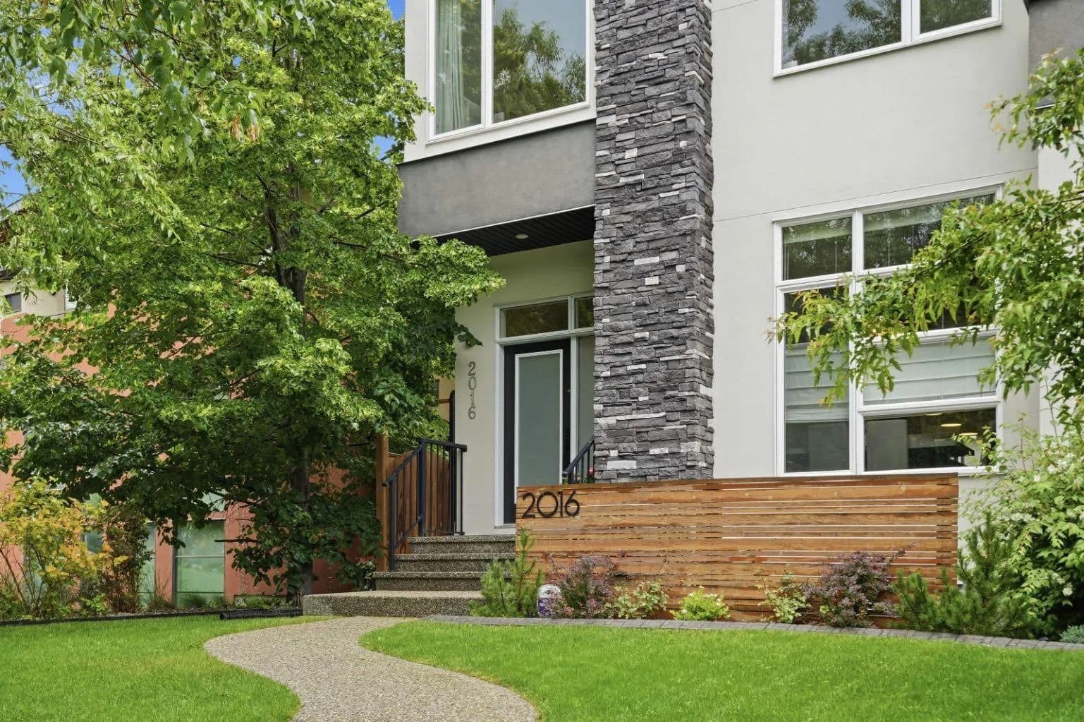 Semi Detached (Half Duplex)