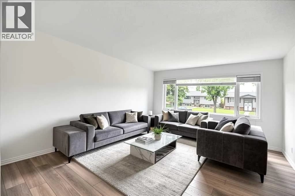 Semi Detached (Half Duplex)