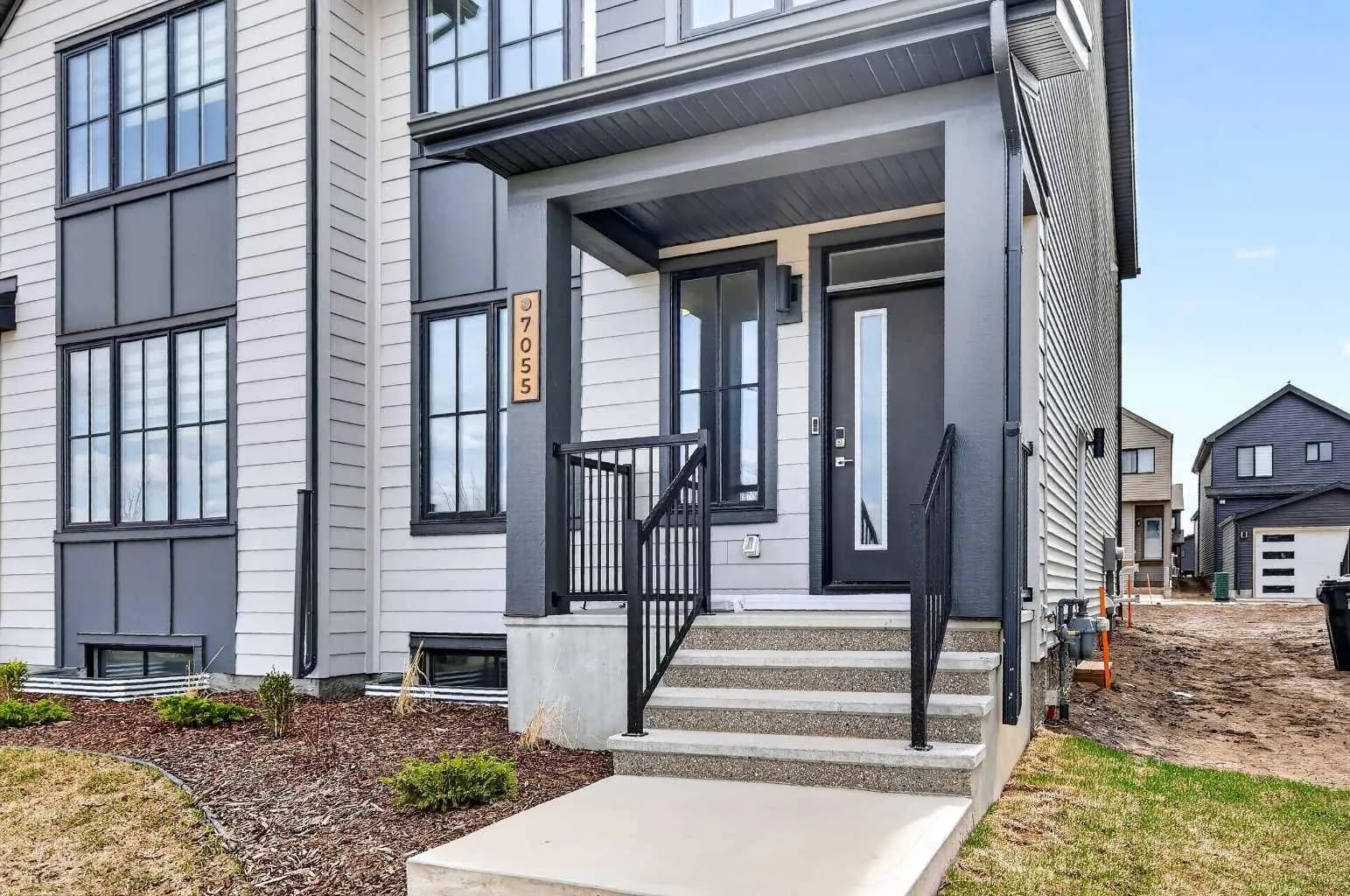 Semi Detached (Half Duplex)