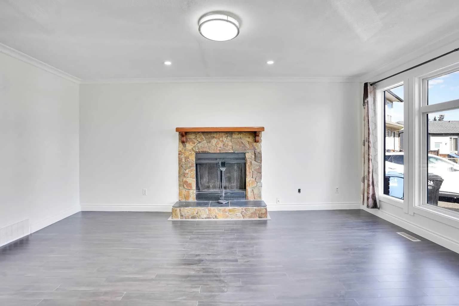 Semi Detached (Half Duplex)
