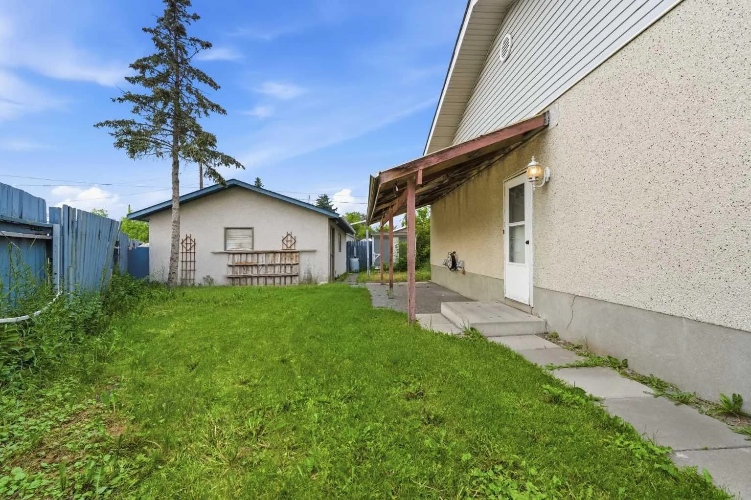 Semi Detached (Half Duplex)