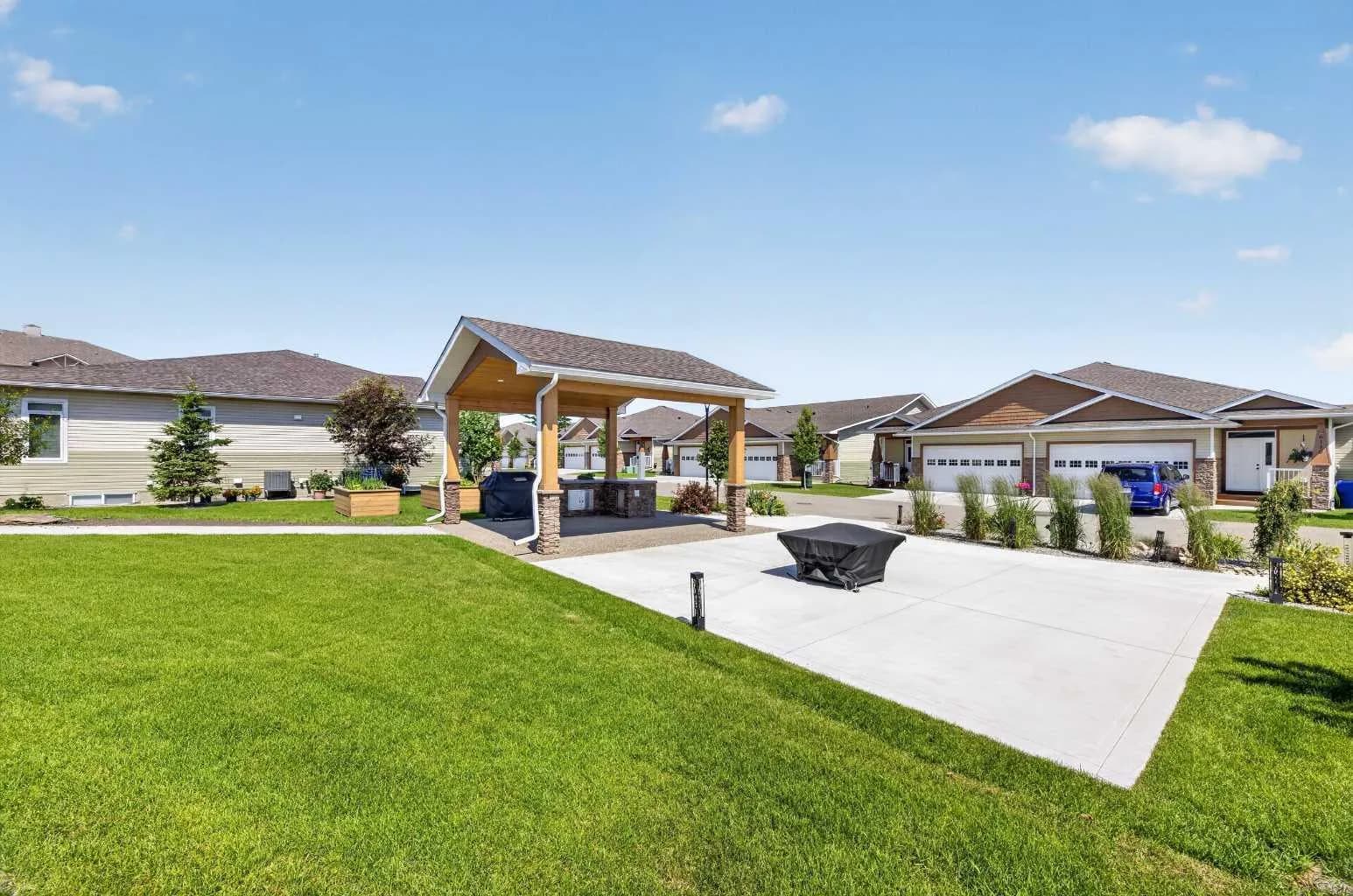 Semi Detached (Half Duplex)