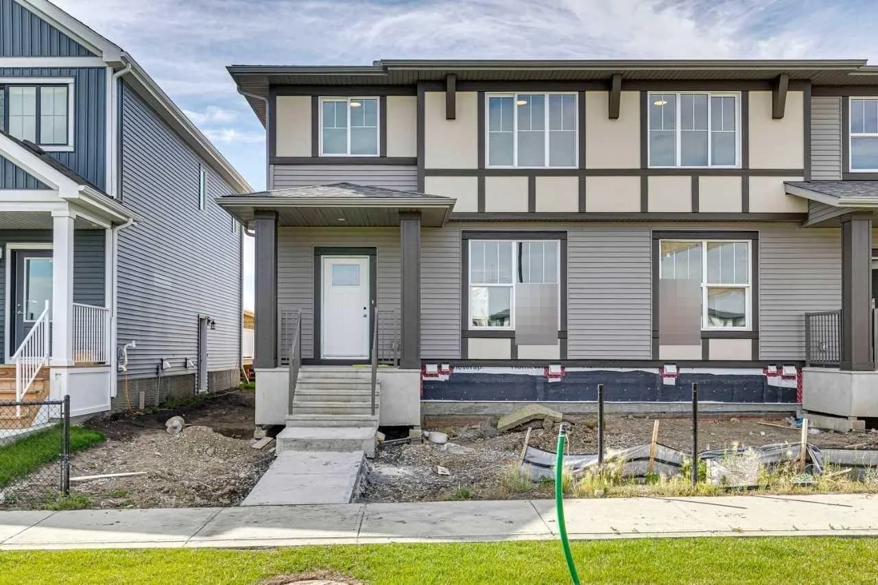 Semi Detached (Half Duplex)
