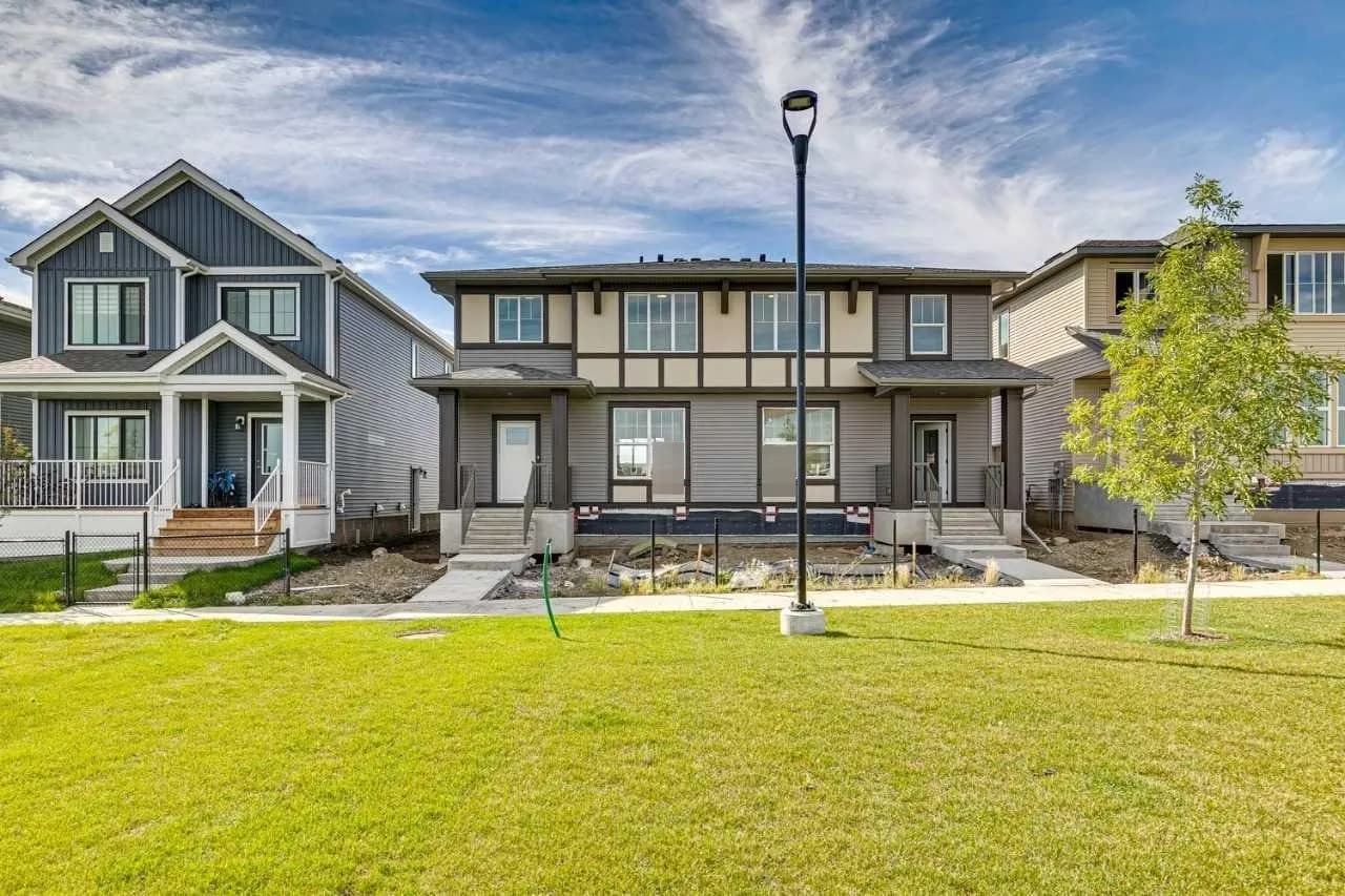 Semi Detached (Half Duplex)