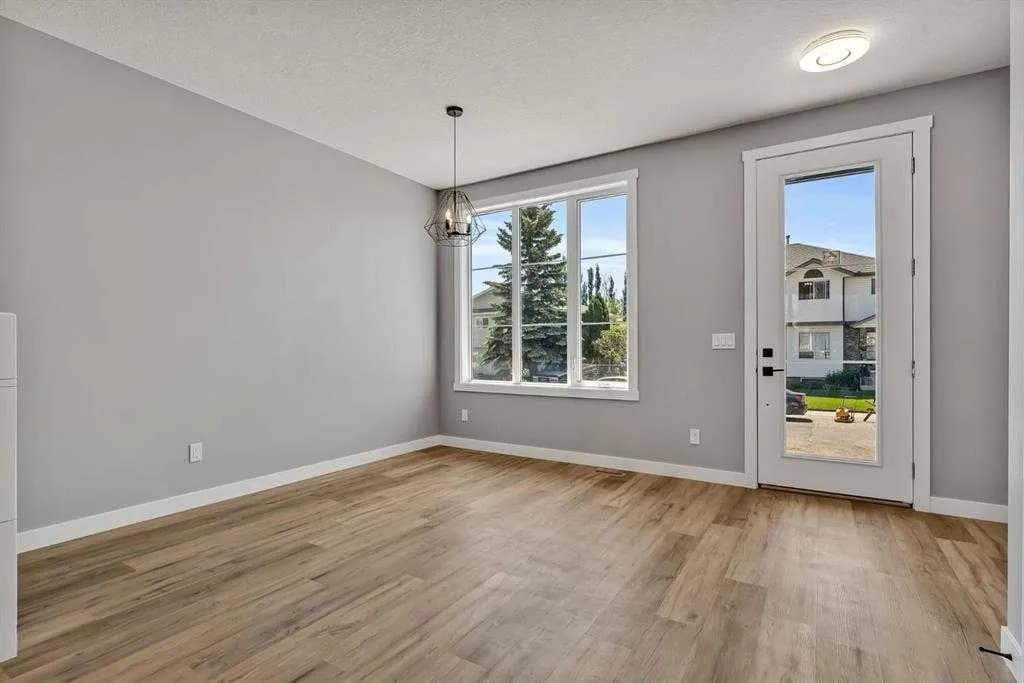 Semi Detached (Half Duplex)