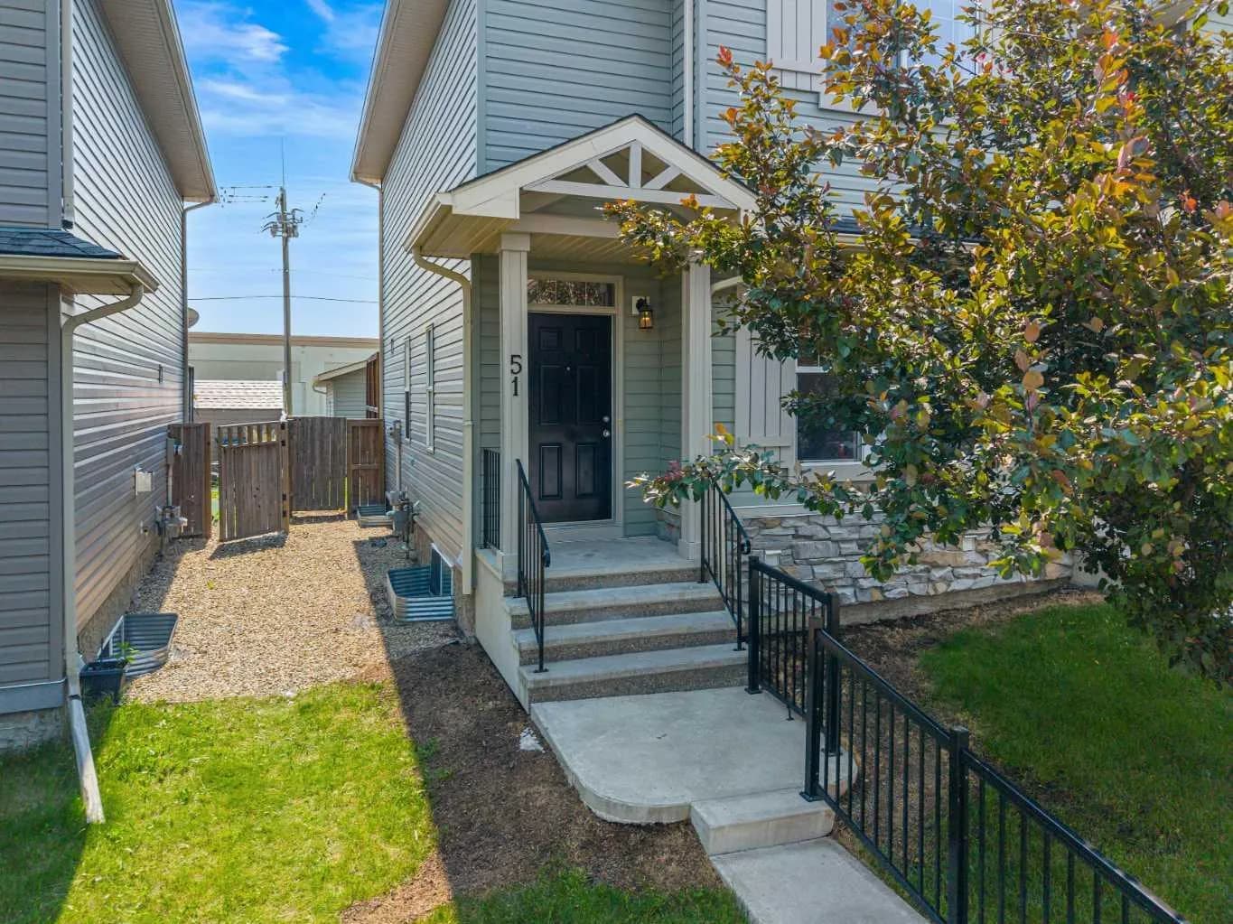Semi Detached (Half Duplex)