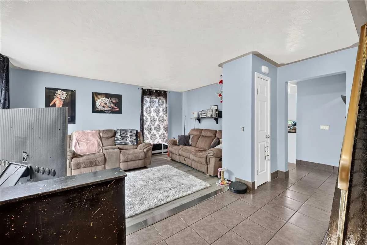 Semi Detached (Half Duplex)