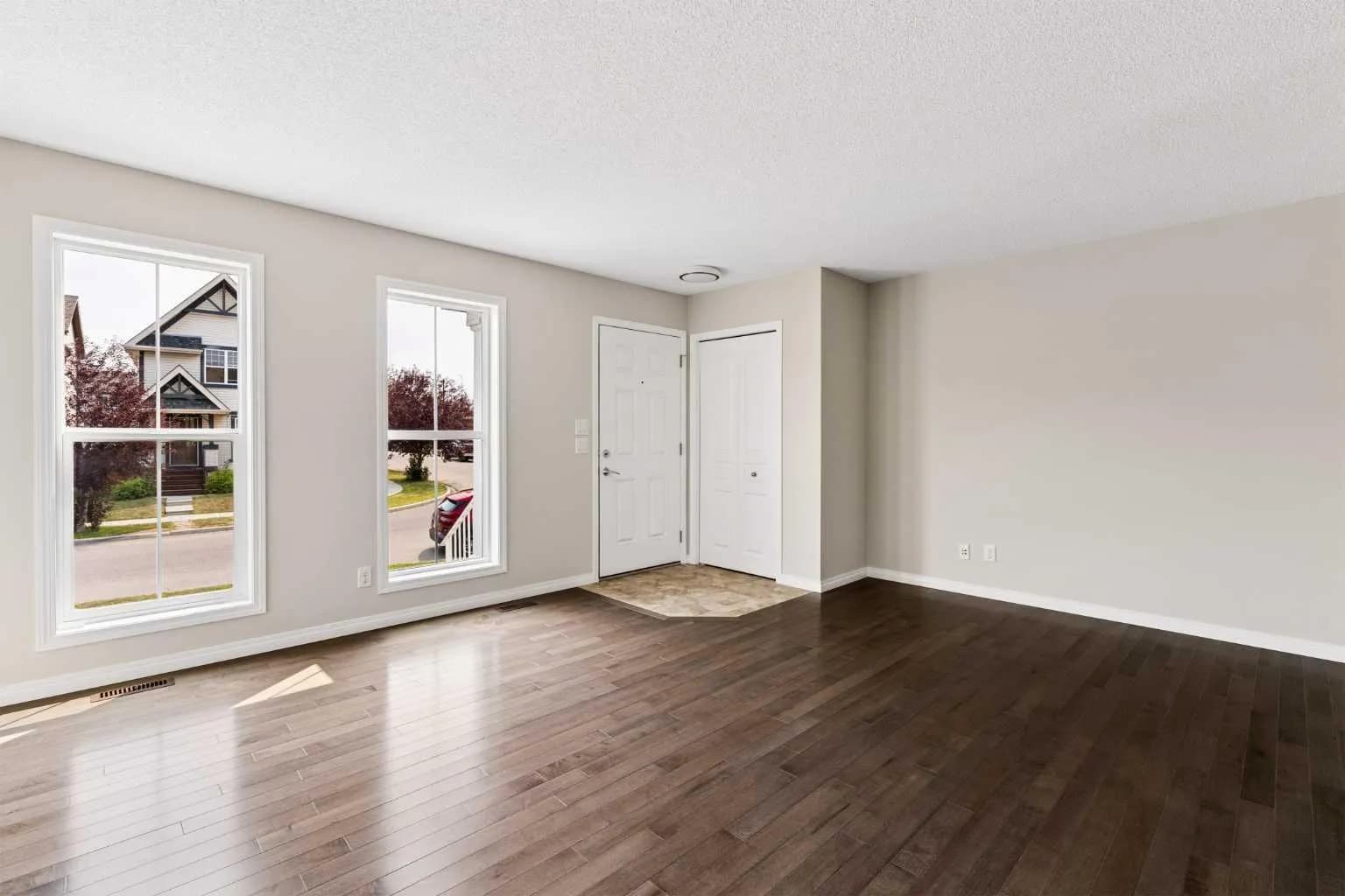 Semi Detached (Half Duplex)