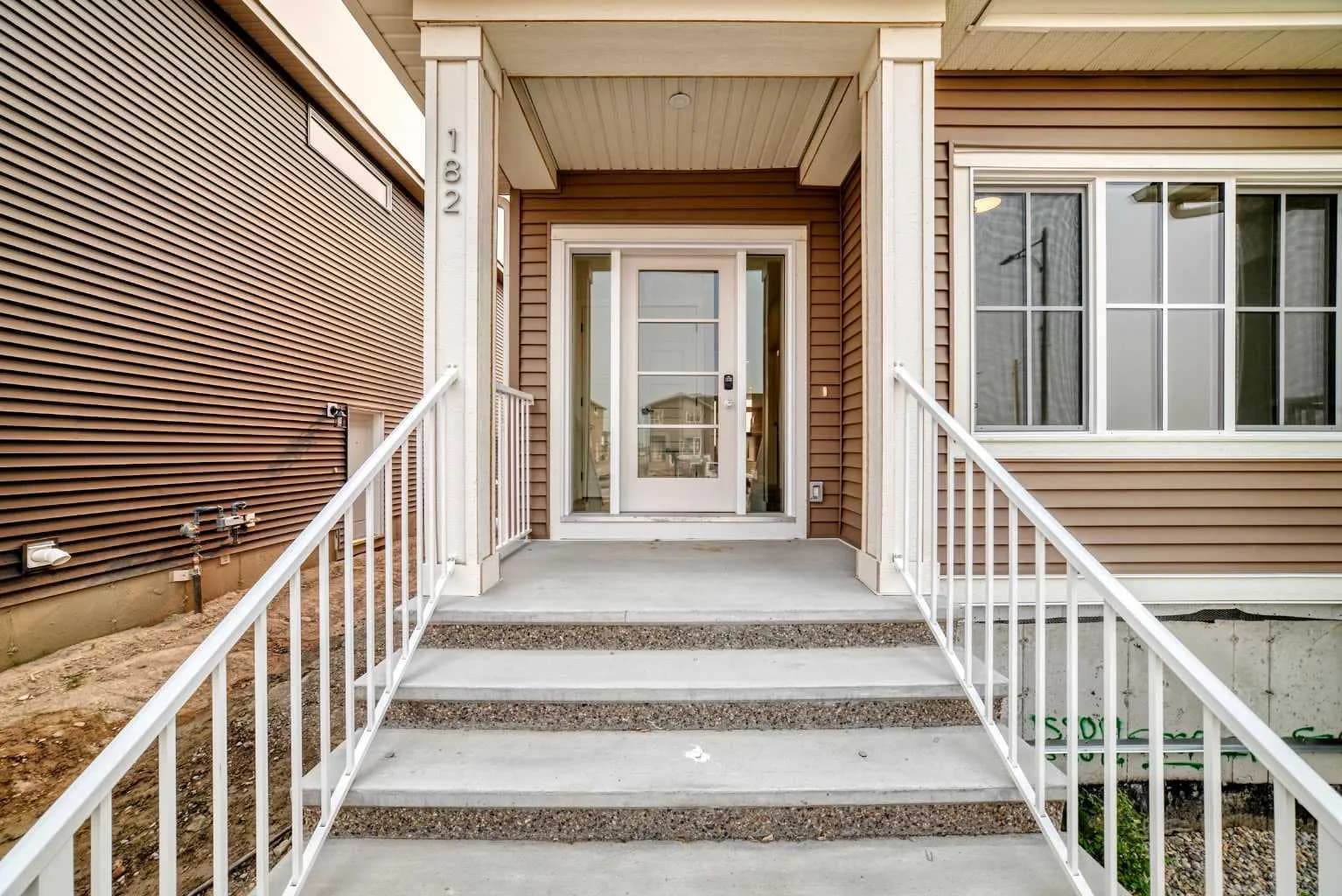Semi Detached (Half Duplex)