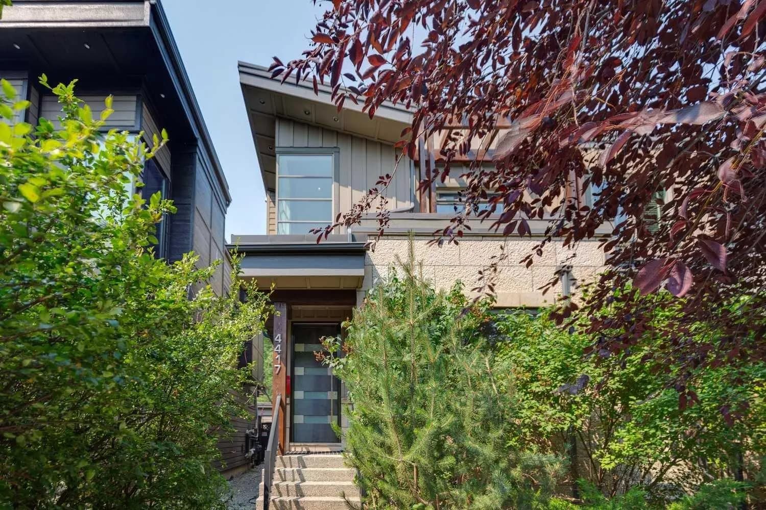 Semi Detached (Half Duplex)