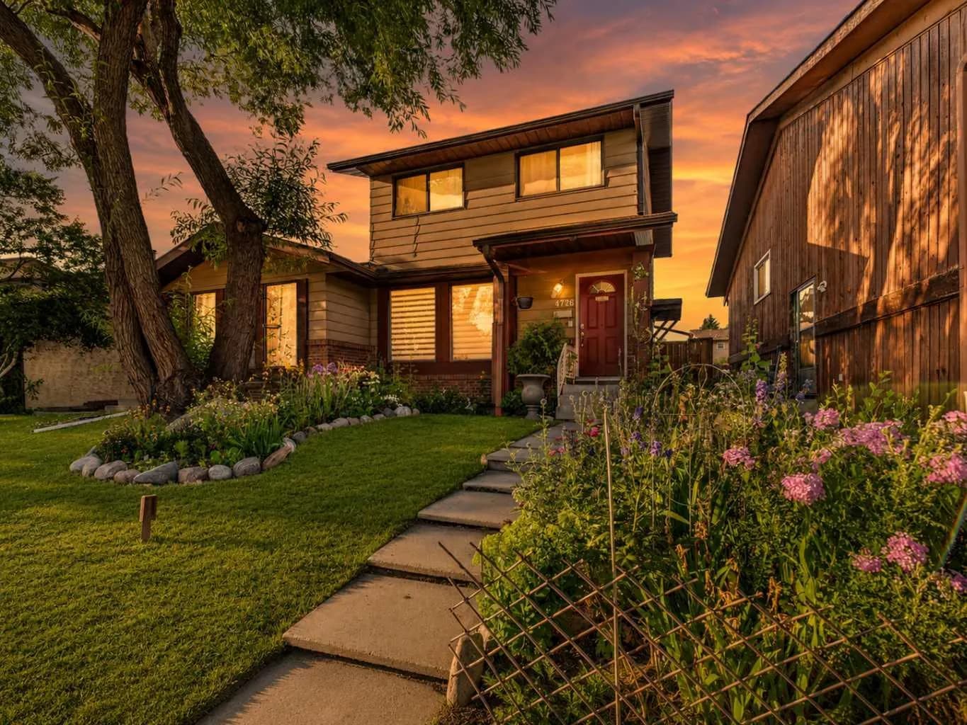 Semi Detached (Half Duplex)