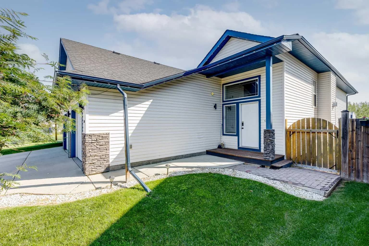 Semi Detached (Half Duplex)
