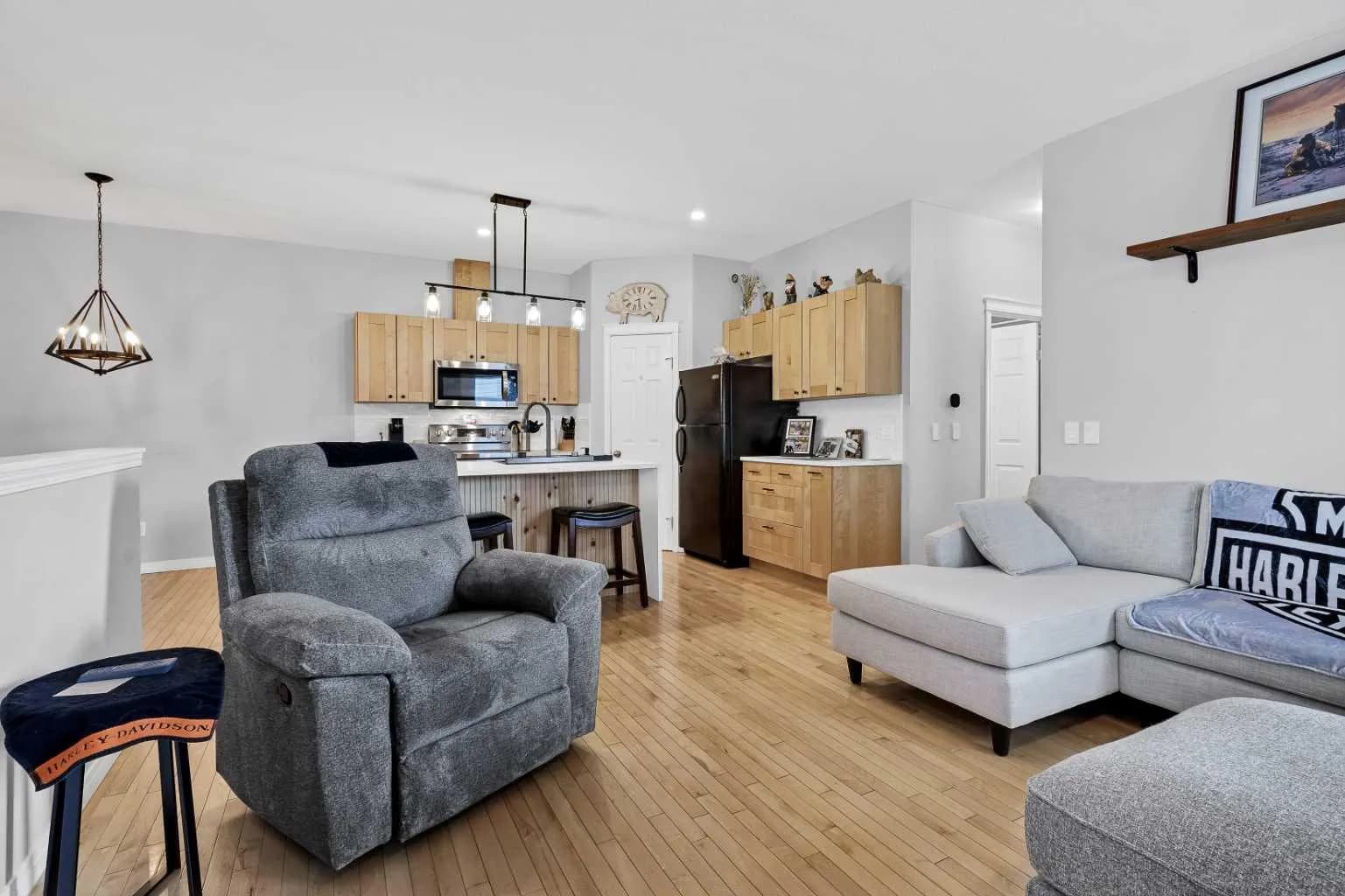 Semi Detached (Half Duplex)