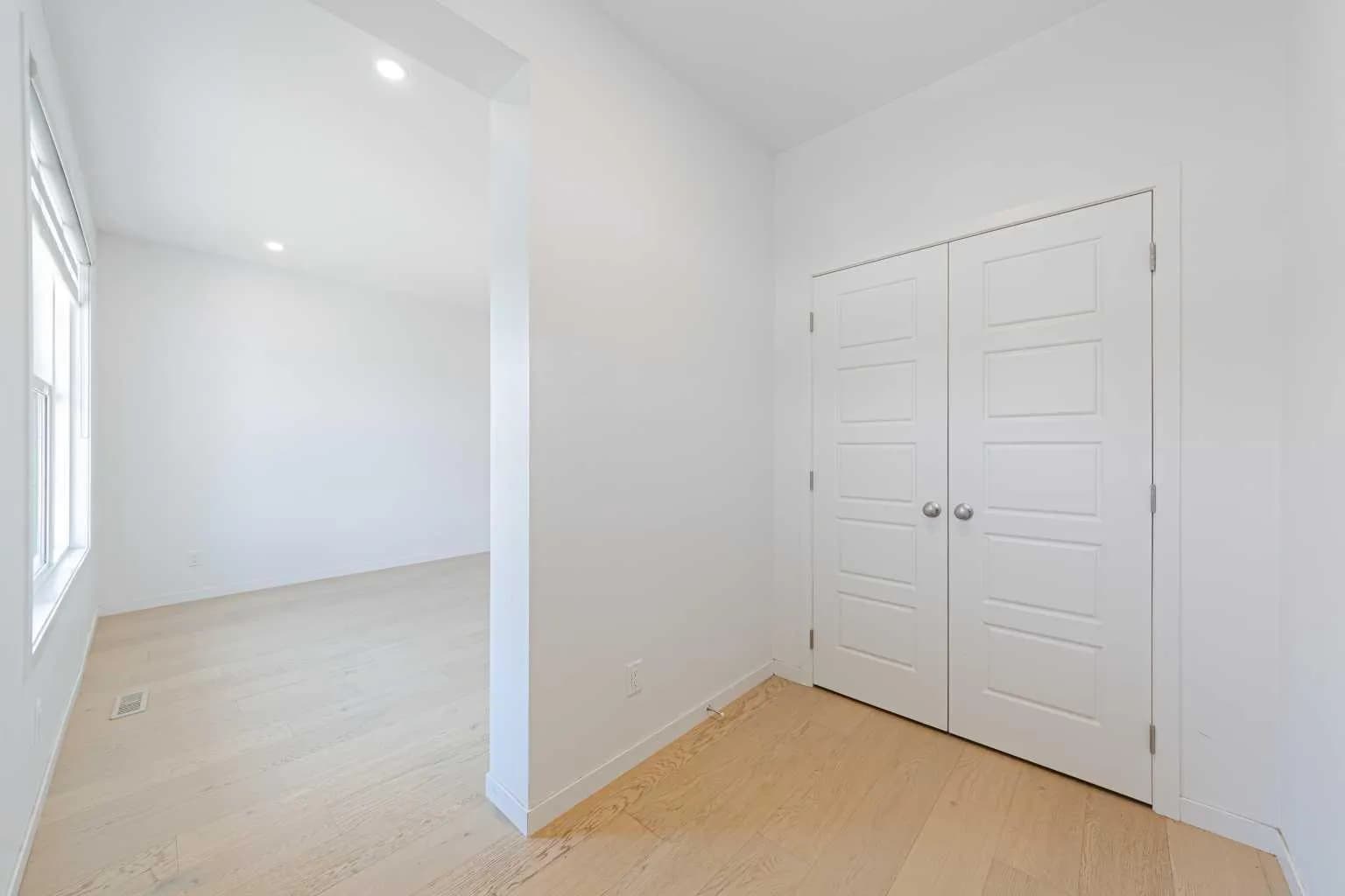 Semi Detached (Half Duplex)