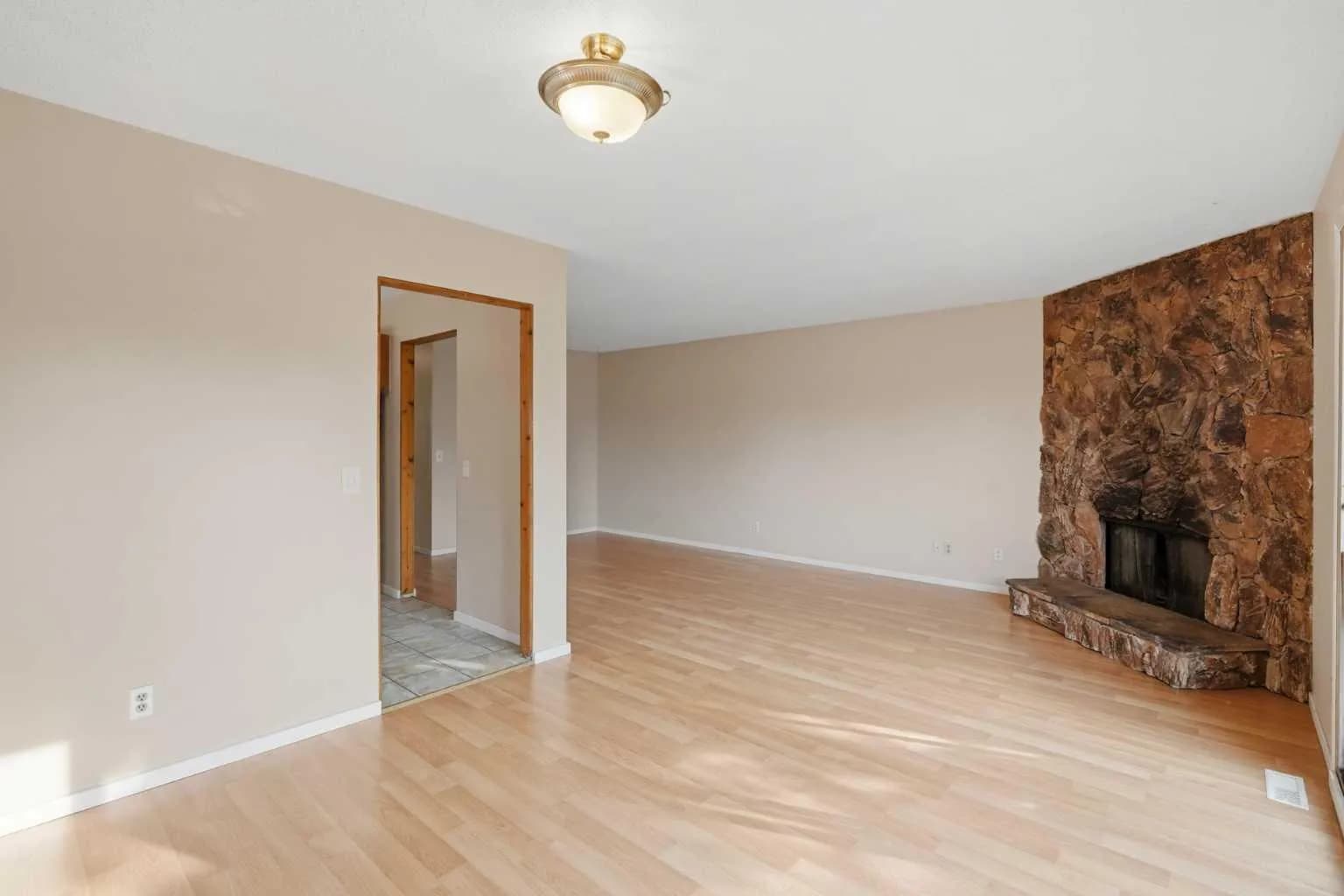 Semi Detached (Half Duplex)