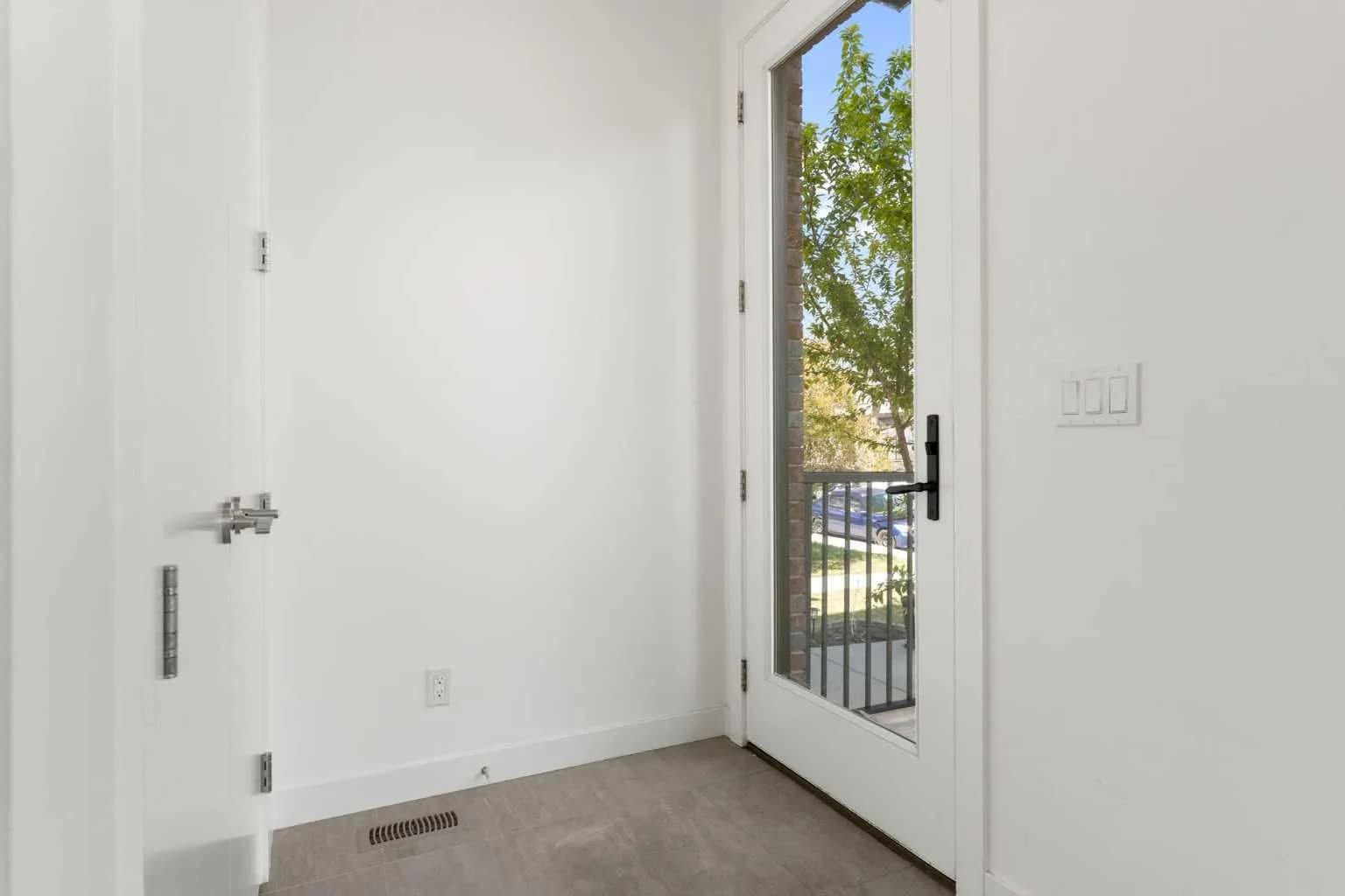 Semi Detached (Half Duplex)