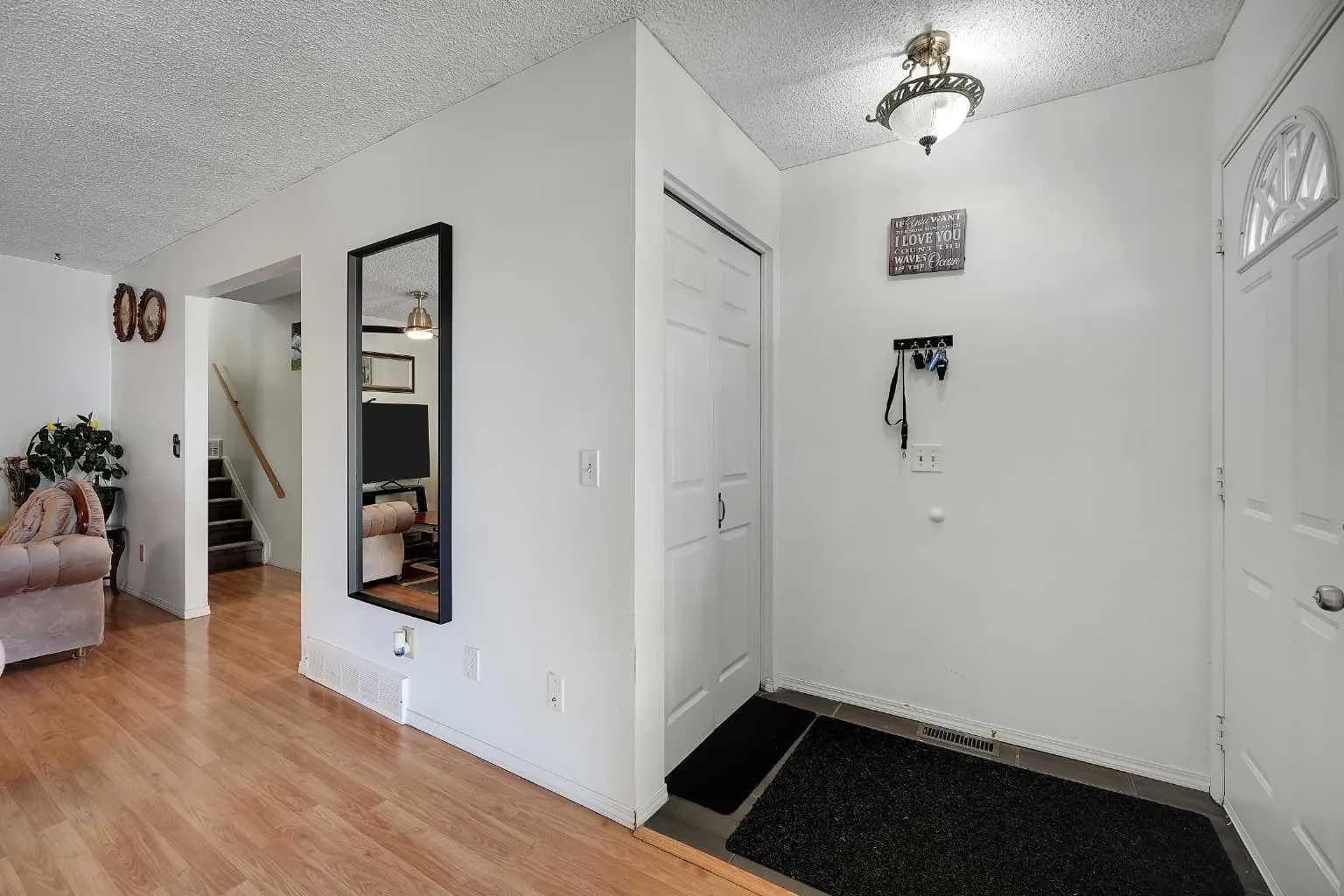 Semi Detached (Half Duplex)