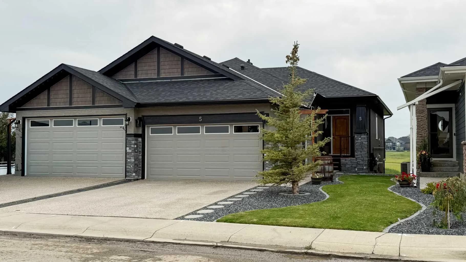 Semi Detached (Half Duplex)