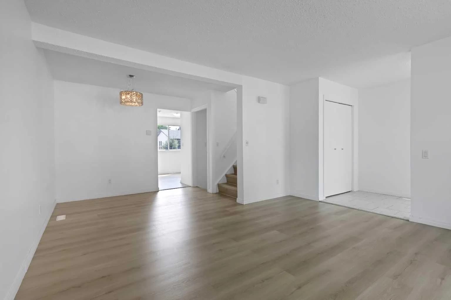 Semi Detached (Half Duplex)
