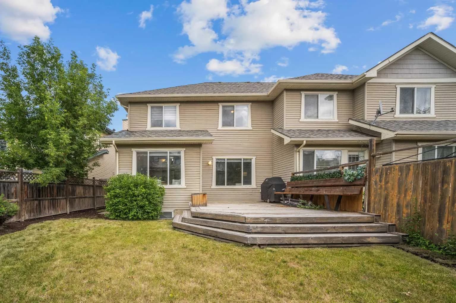 Semi Detached (Half Duplex)
