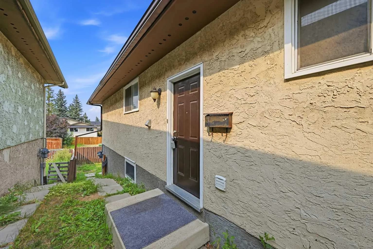 Semi Detached (Half Duplex)
