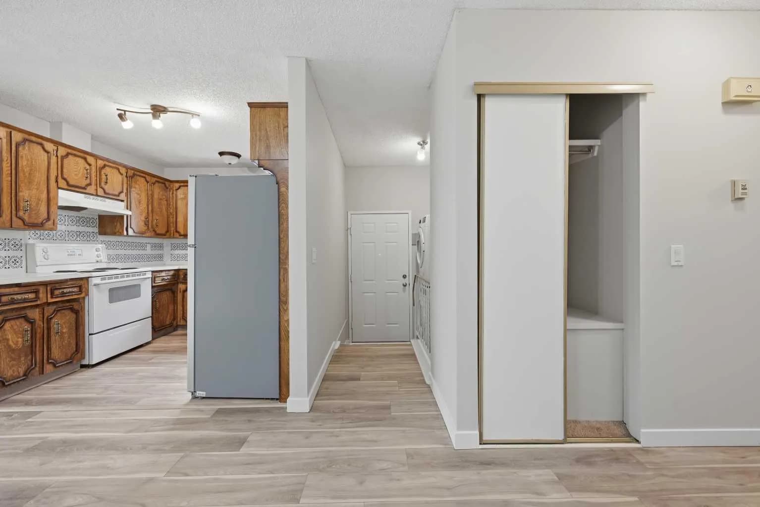 Semi Detached (Half Duplex)