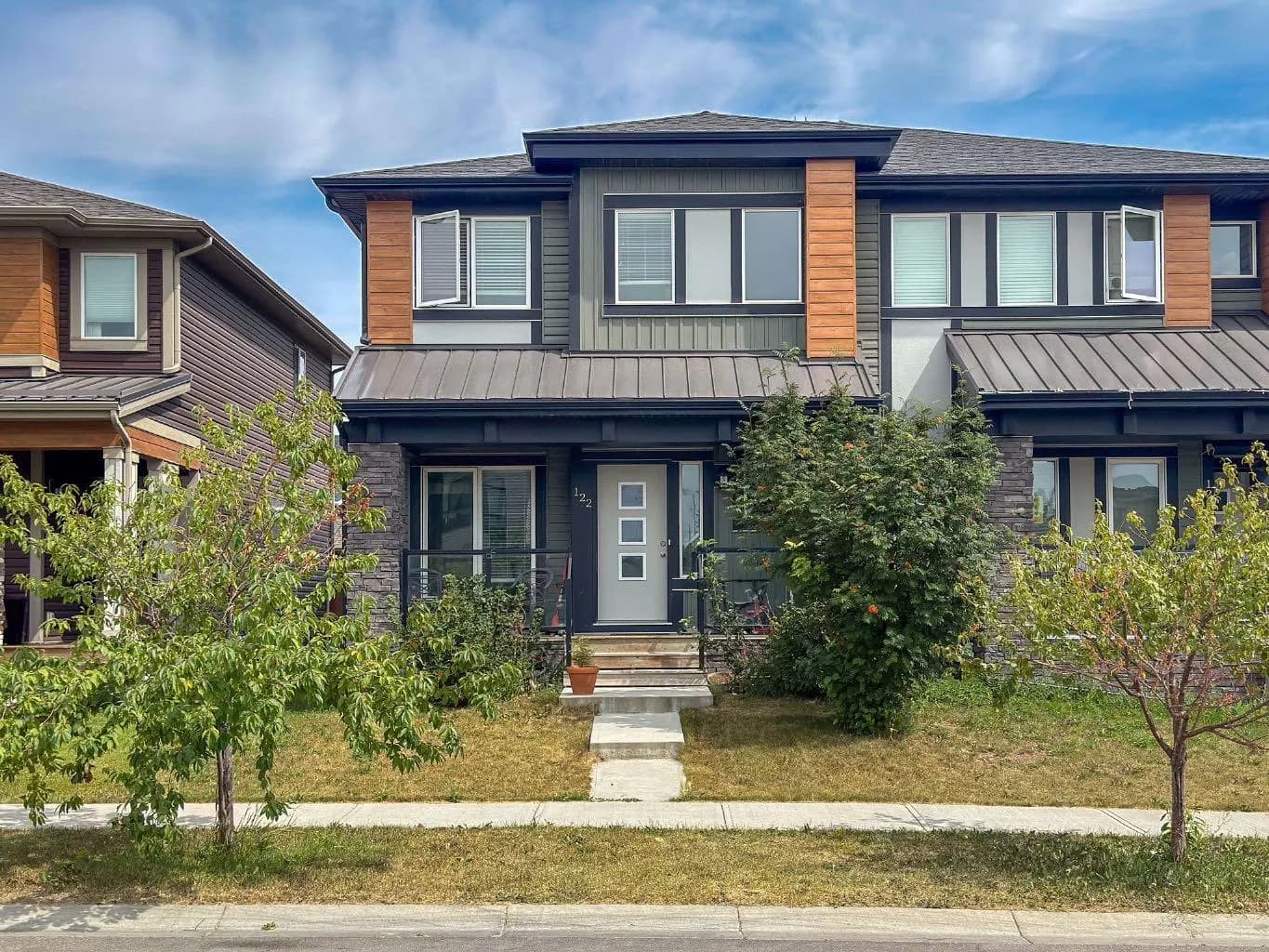 Semi Detached (Half Duplex)