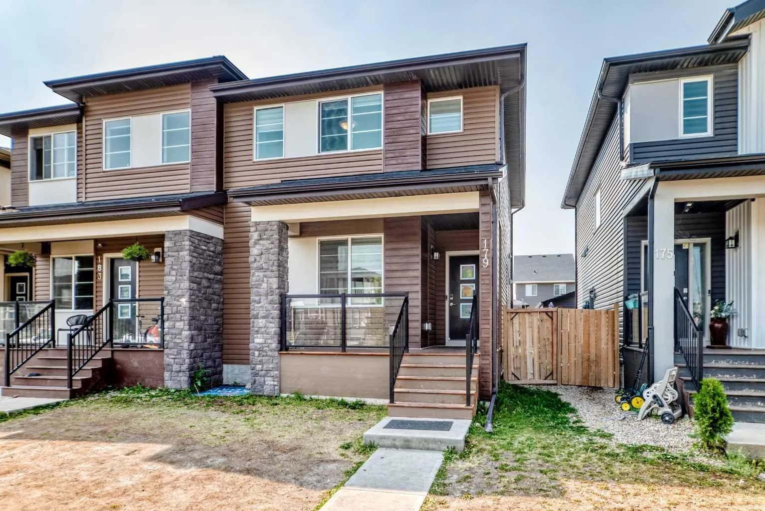 Semi Detached (Half Duplex)