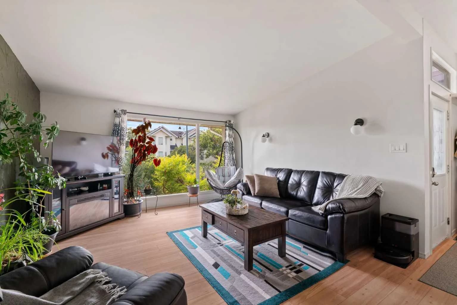 Semi Detached (Half Duplex)