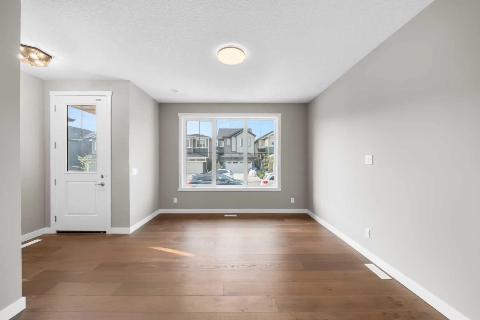 Semi Detached (Half Duplex)