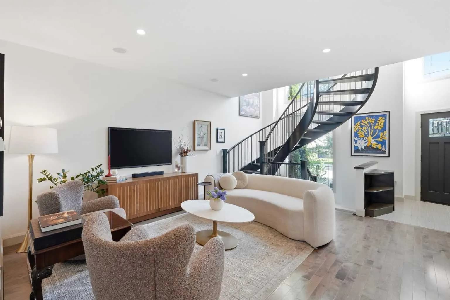 Semi Detached (Half Duplex)