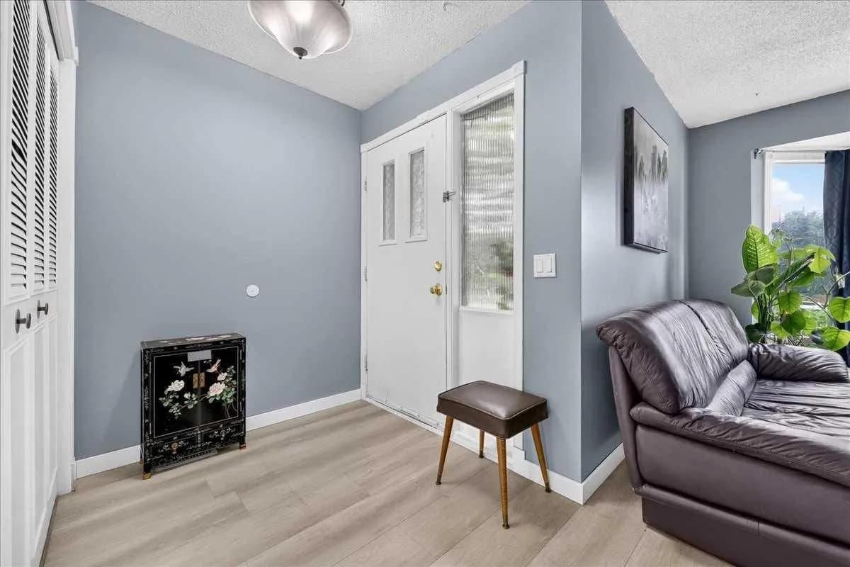 Semi Detached (Half Duplex)