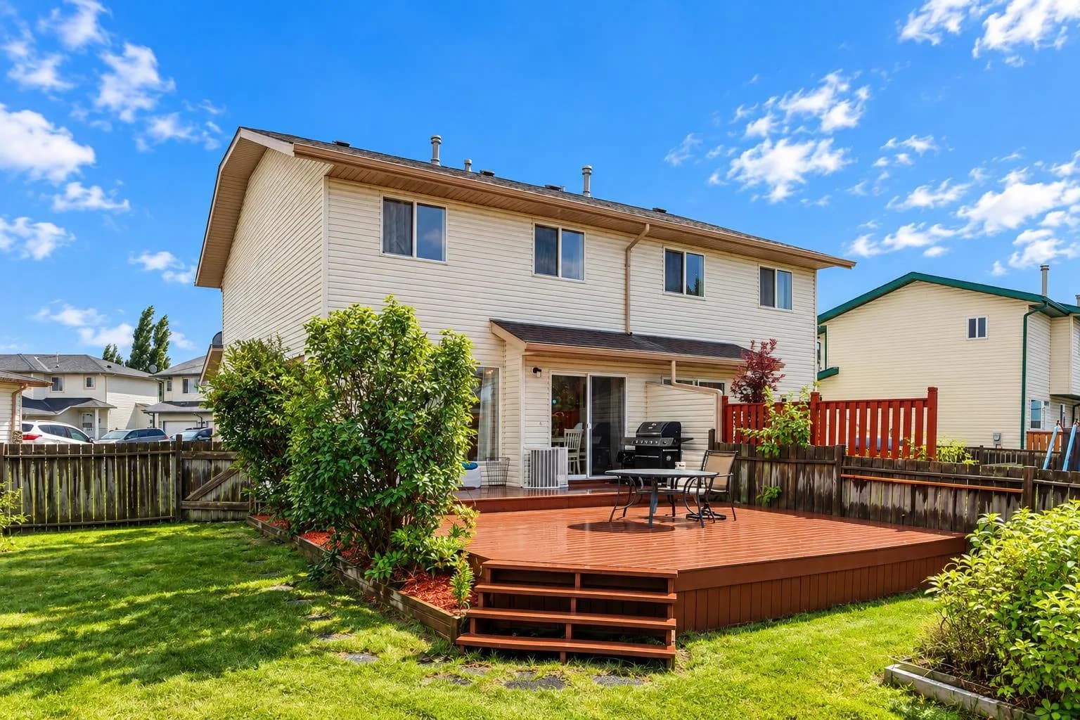 Semi Detached (Half Duplex)