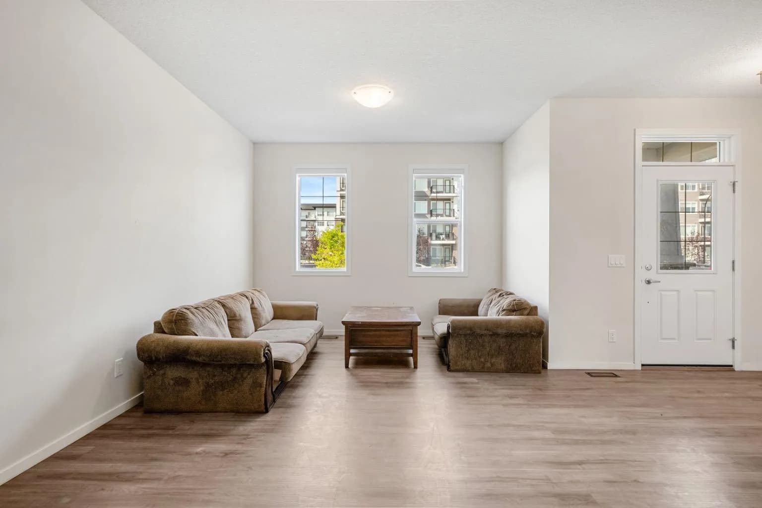 Semi Detached (Half Duplex)